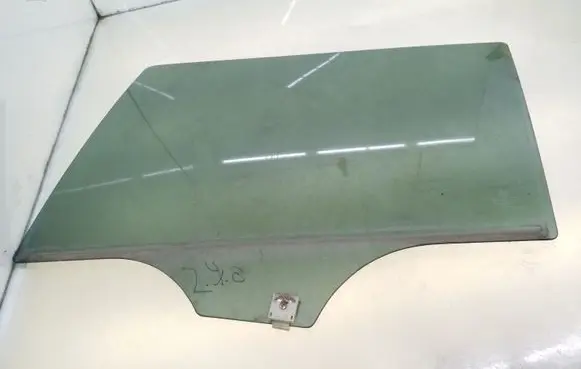 Mazda 5 Sliding door window/glass AS3