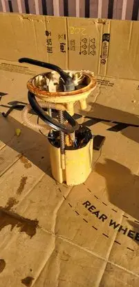 Audi A4 S4 B7 8E 8H In-tank fuel pump 8E0919050D