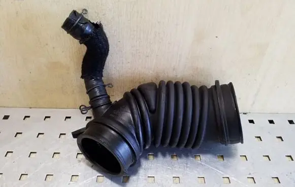 Toyota Avensis T270 Turbo air intake inlet pipe/hose 178810R030A2