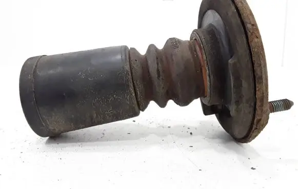 Volkswagen PASSAT B5 Front coil spring rubber mount 