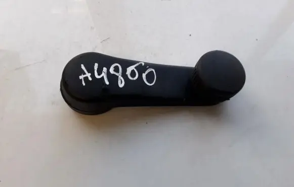 Volkswagen Golf III Front door window winding handle 1h0837581