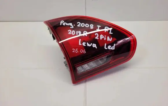 Tailgate rear/tail lights