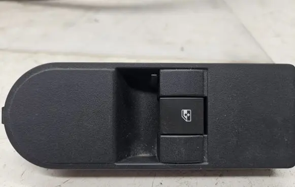 Opel Zafira B Electric window control switch 13228709