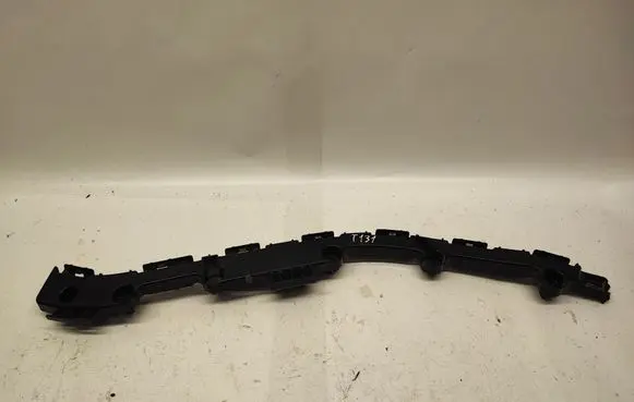 Rear bumper mounting bracket