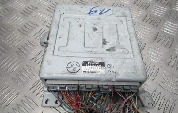 Jaguar XJ X308 Engine control unit/module LNA7600AF 177300-2281