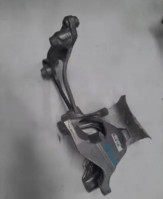 Audi Q7 4M Engine mounting bracket 4M0199307AE
