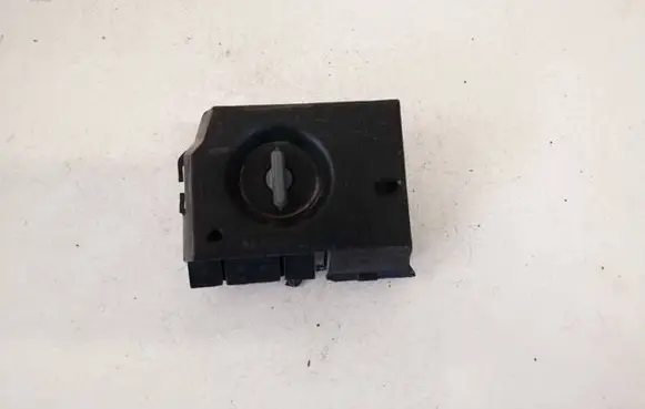 Audi 80 90 S2 B4 Tail light bulb cover holder thk81