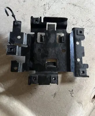 Jeep Grand Cherokee Engine control unit holder 68068324AD