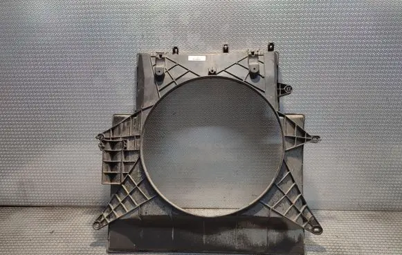 Radiator cooling fan shroud