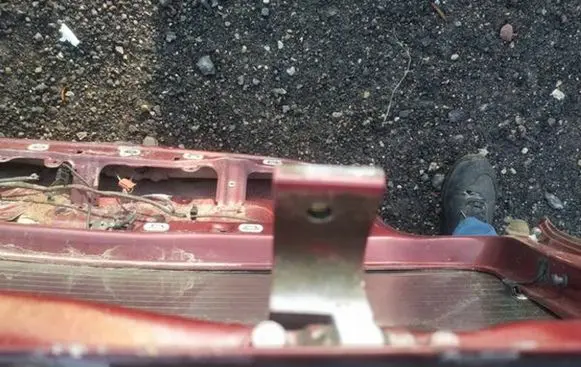 Volkswagen Golf III Tailgate/trunk/boot hinge
