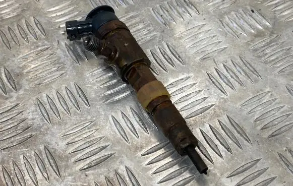 Ford Focus Fuel injector 0445110340 104102788e