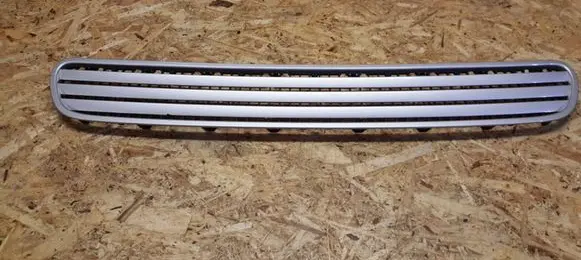 BMW 7 E65 E66 Bonnet/hood grill 8223238