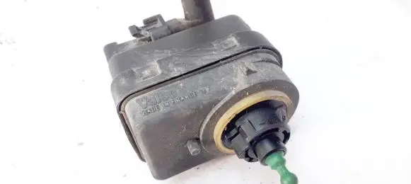 Headlight level adjustment motor