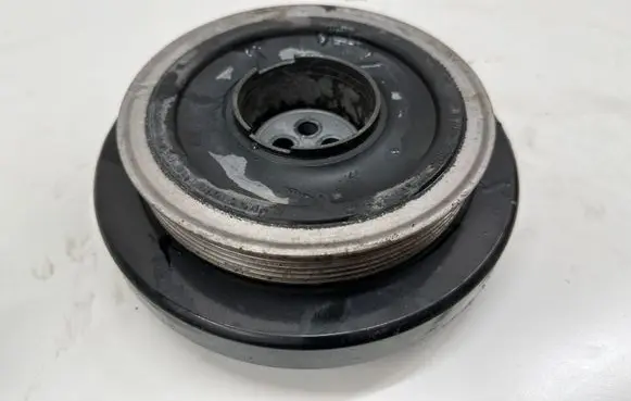 BMW 5 G30 G31 Crankshaft pulley
