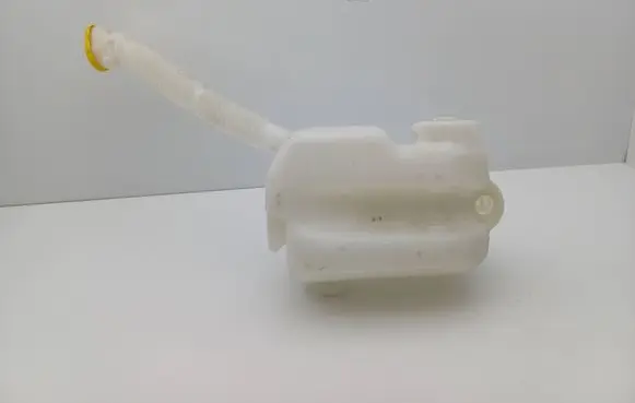 Renault Megane I Windshield washer fluid reservoir/tank 8200104706C