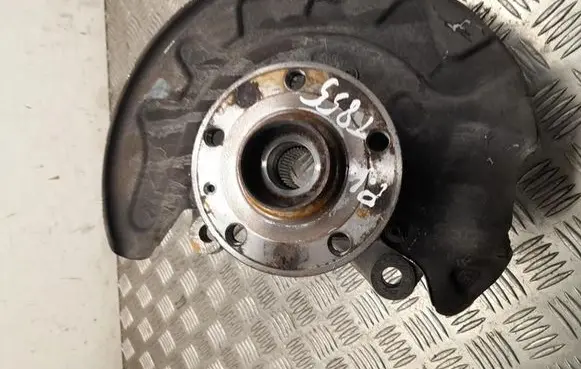 Volkswagen Caddy Front wheel hub