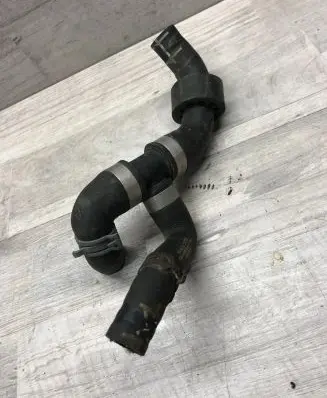 Volkswagen PASSAT B8 Engine coolant pipe/hose 04L122073B KA4144789M