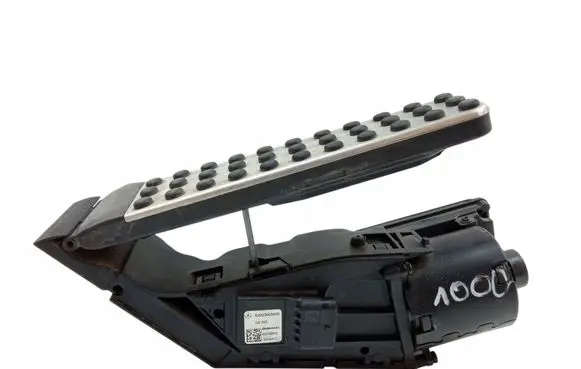 Mercedes-Benz C W205 Accelerator throttle pedal A2223003400