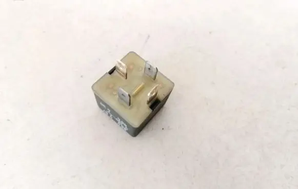 Audi A4 S4 B5 8D Other relay 431951253H
