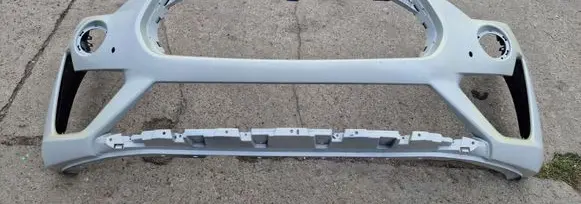 Maserati Levante Front bumper 670118509