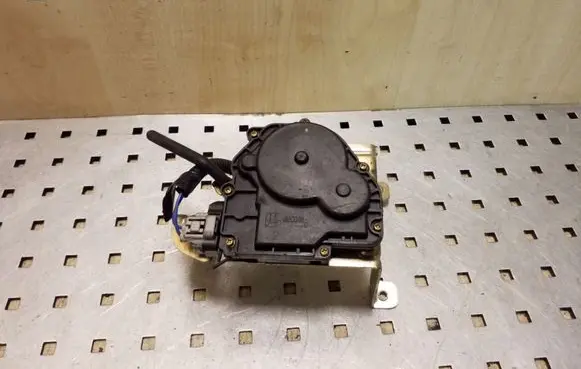 Fuel tank cap lock motor