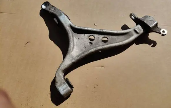 Mercedes-Benz GLS X166 Front lower control arm/wishbone A166033