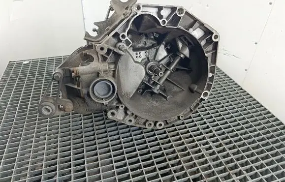 Fiat Grande Punto Manual 5 speed gearbox 55182974
