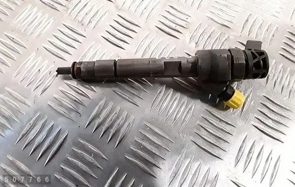 BMW 5 F10 F11 Fuel injector 0445110382 781070202