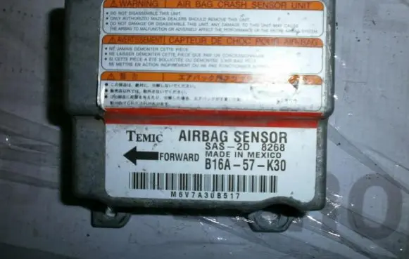Mazda 323 Airbag control unit/module B16A57K30 8268