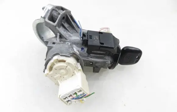 Toyota Yaris Ignition lock 450200D04