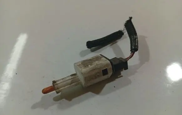 Brake pedal sensor switch