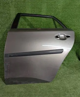 Toyota Auris E180 Rear door 