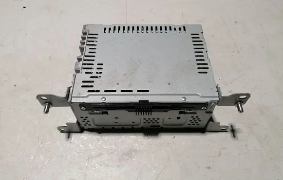 Ford Fusion II Radio/CD/DVD/GPS head unit DS7T19C107BL