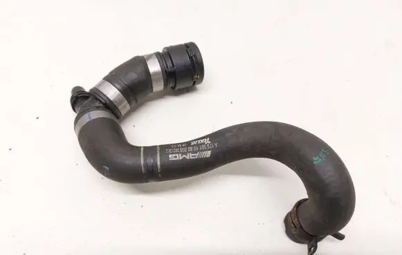 Mercedes-Benz CLA C117 X117 W117 Engine coolant pipe/hose A1765011582