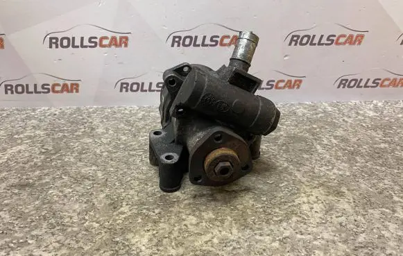 Mercedes-Benz C W203 Power steering pump 0024669201 2108425