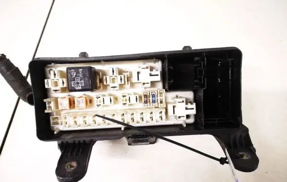 Toyota Previa (XR30, XR40) II Fuse box set