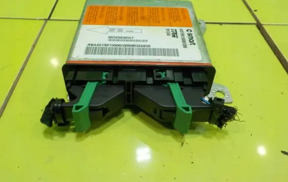 Smart ForTwo II Airbag control unit/module A4519015000