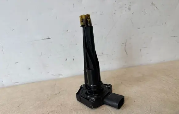BMW 4 F36 Gran coupe Oil level sensor 8638755