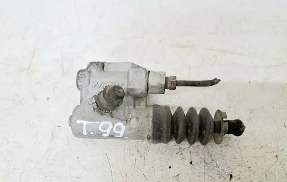 Honda FR-V Clutch slave cylinder 
