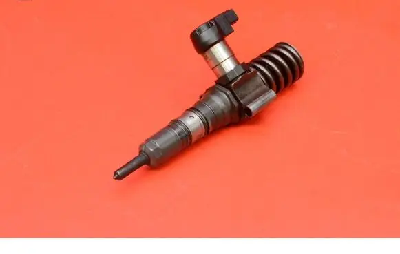 Volkswagen PASSAT B5.5 Fuel injector 03G130073G