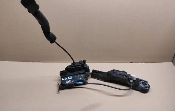 Renault Laguna III Front door lock 805010001R