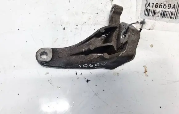 Ford Focus Engine mounting bracket 3M516P093AE