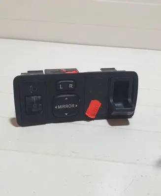 Toyota Corolla Verso AR10 Wing mirror switch 183574