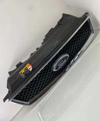 Ford Focus C-MAX Front grill 3M51R8138 3M5116613AF