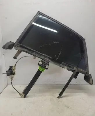 Rear door manual window regulator