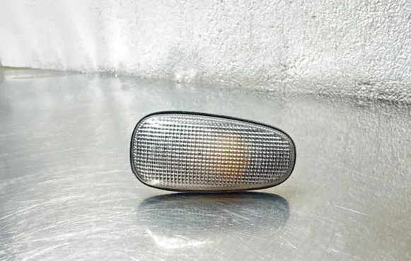 Opel Astra G Front fender indicator light 90560403