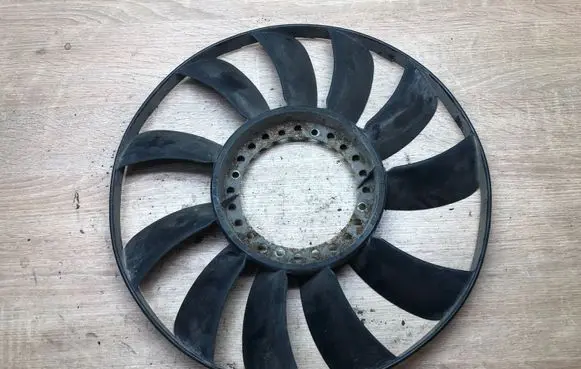 Volkswagen PASSAT B5.5 Fan impeller 058121301B