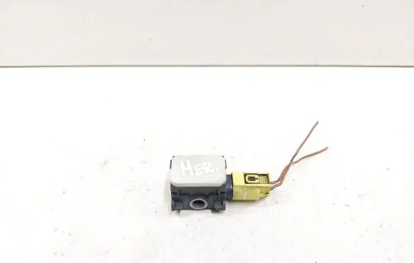 Mercedes-Benz R W251 Airbag deployment crash/impact sensor 0038202926 402163
