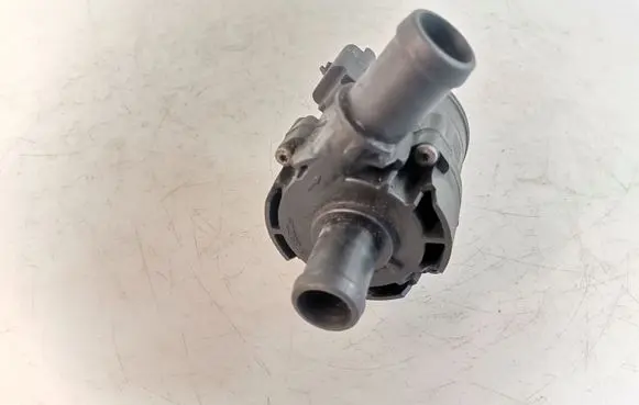 Opel Vivaro Water pump 0392023219