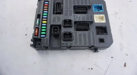 Peugeot 308 Fuse box set 9663798180